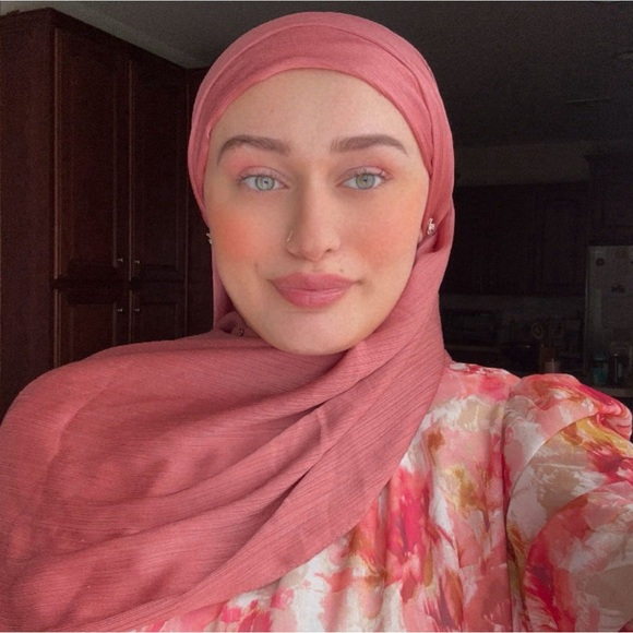 Meet your Posher, Tara - Picture 1 of 1